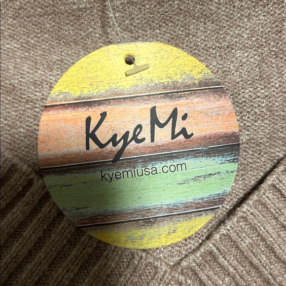 NWT KYE MI SOFT RAGLAN SLEEVE VNECK SWEATER - Picture 9 of 10